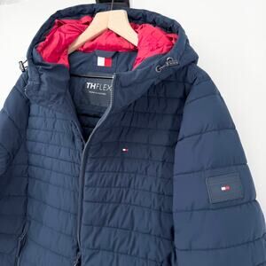 Tommy Hilfiger Men's TH Flex Quilted Puffer Hooded Jacket Midnight Navy - Size L